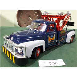 ROAD LEGENDS DIE CAST TOW TRUCK