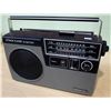 Image 3 : 8 VINTAGE RADIOS