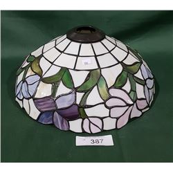 TIFFANY STYLE STAINED GLASS LAMP SHADE