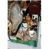Image 1 : BOX LOT COLLECTIBLES