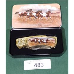 COLLECTIBLE KNIFE IN CASE W/HORSE MOTIF
