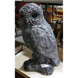 LARGE HIGHLY DETAILED CONCRETE OWL STATUE