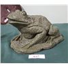 Image 1 : HIGHLY DETAILED CONCRETE FROG STATUE