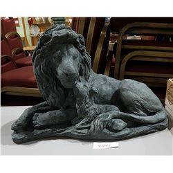 HIGHLY DETAILED CONCRETE LION & LAMB STATUE