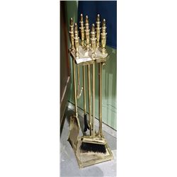 BRASS FIREPLACE COMPANION SET