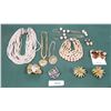 Image 1 : COLLECTION VINTAGE ESTATE JEWELRY