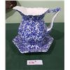 Image 1 : BLUE/WHITE PORCELAIN JUG & TRAY
