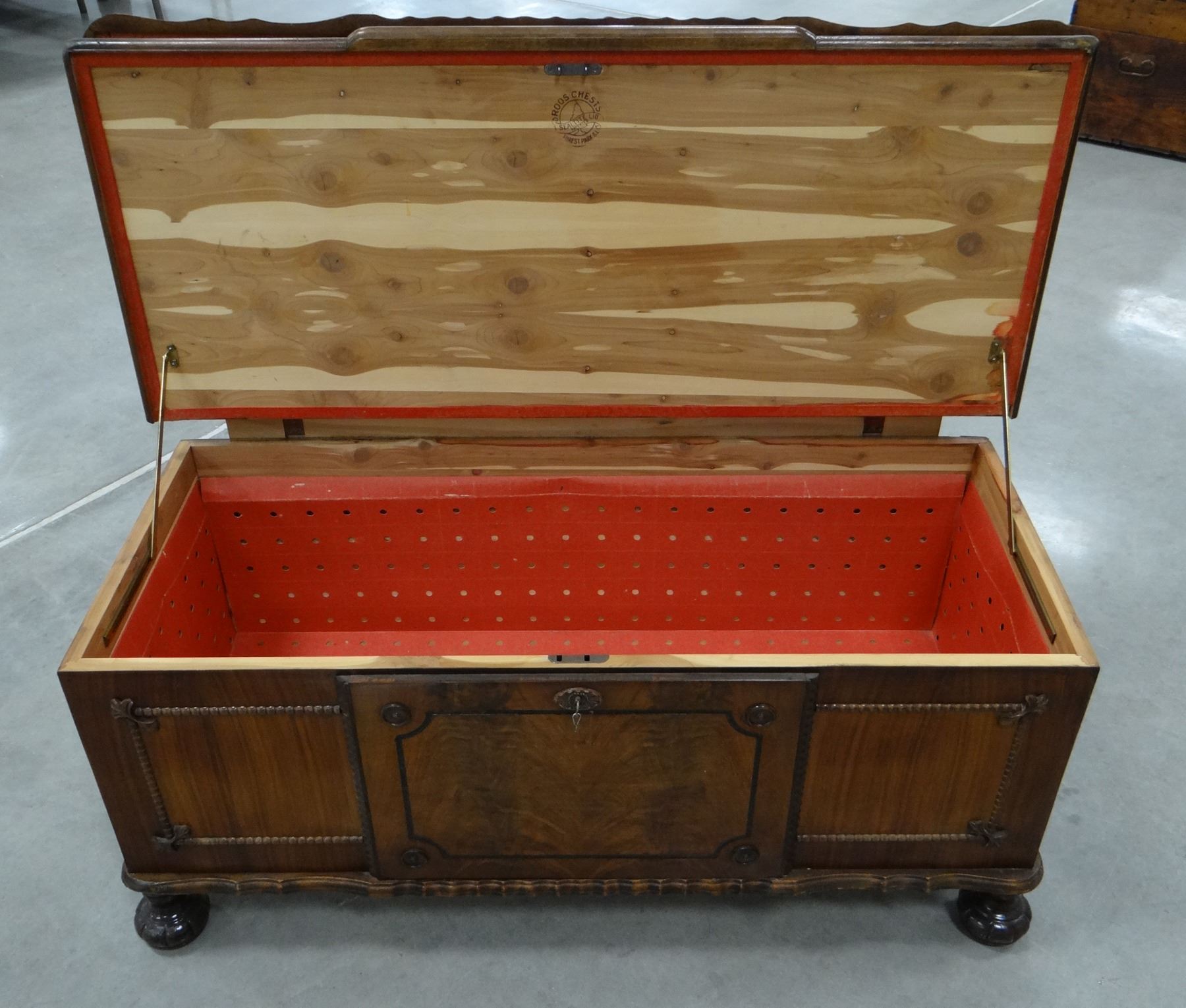 Roos cedar chest, original label, lockable w/ key, 23"h x 45"w x 19"d