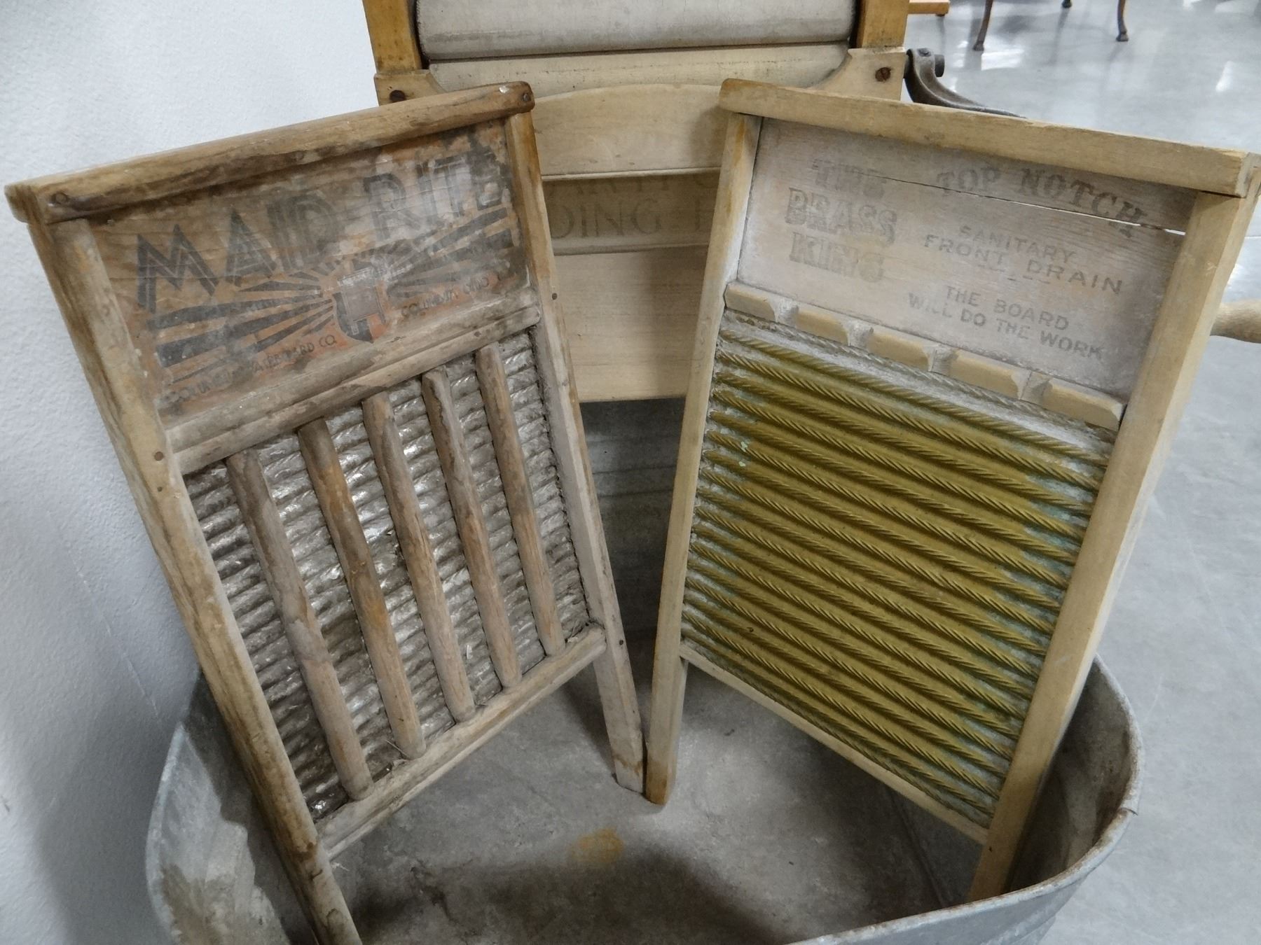 Washboard Ringer Lovell Mfg. Co. double wash tub with ringer and two washboard