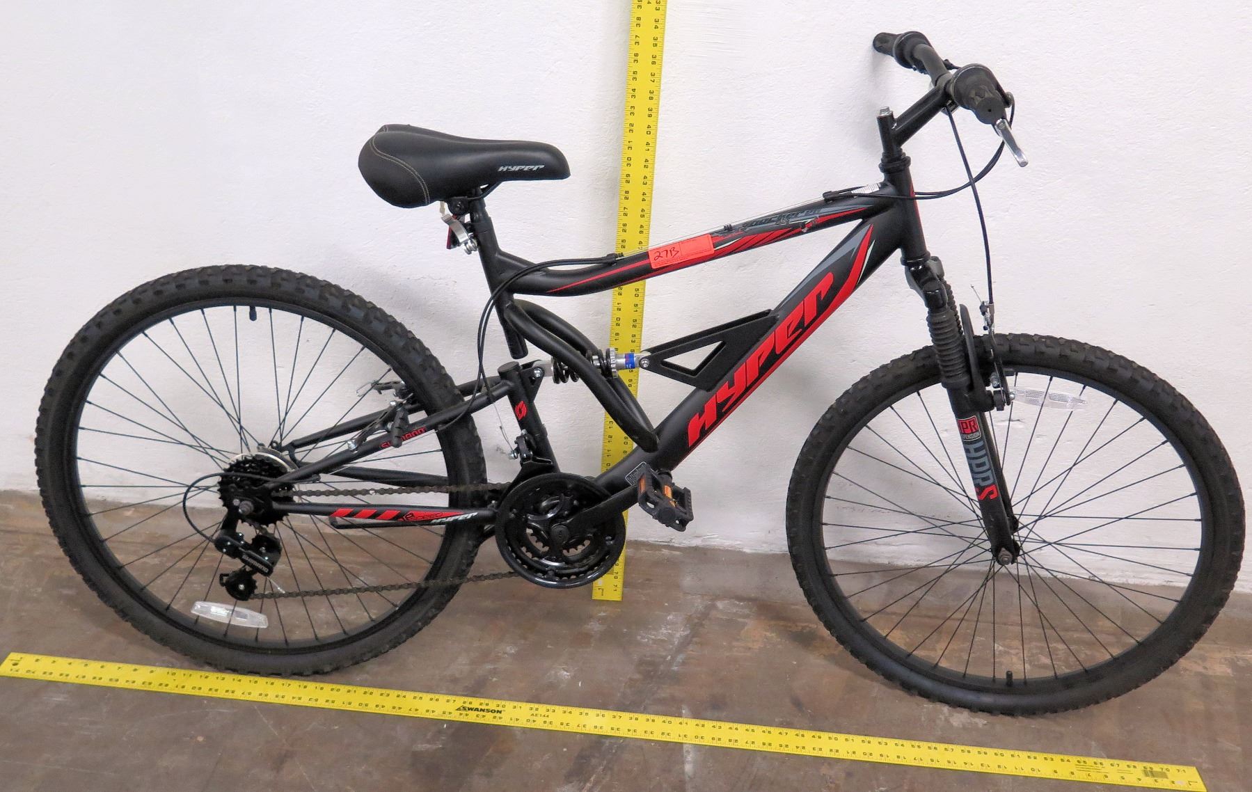Hyper HPRS 26" Shocker 18-Speed Mountain Bike, Shimano, Black/Red