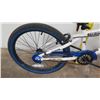 Image 2 : Kent 20" Ambush FS20 Kids Freestyle BMX Trick Bike, White/Black
