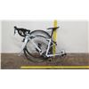 Image 10 : Merida Scultura 100 B13 Racing Bike, Unassembled, White