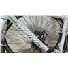 Image 11 : Merida Scultura 100 B13 Racing Bike, Unassembled, White