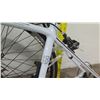 Image 13 : Merida Scultura 100 B13 Racing Bike, Unassembled, White