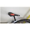 Image 4 : Merida Scultura 100 B13 Racing Bike, Unassembled, White