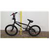 Image 10 : BMX Mongoose 20" Brawler Freestyle Boy's Trick Bike, Black
