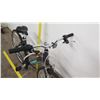 Image 8 : Schwinn Pathway 700 C Women's 18-Speed Bike, Gray/Aqua