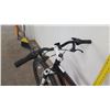 Image 20 : Genesis V2100 Mountain Bike, Shimano Full Suspension, Black/White