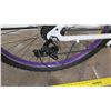 Image 8 : Genesis 26" Whirlwind 21-Speed Mountain Bike,  Gray/White