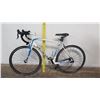 Image 17 : Specialized Tarmac Lightweight Racing Bike, White