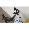 Image 23 : Specialized Tarmac Lightweight Racing Bike, White