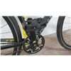 Image 5 : Giant Diamond Back Road Cruiser w/ Splash Board Fender, Black