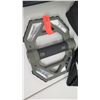 Image 2 : Bolt Cutter, Tools, Butterfly Flashlight, Flip Out Speed Hex
