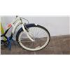 Image 8 : Schwinn Point Beach  Ladies Cruiser Bike w/ Rack, Blue/White
