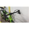 Image 8 : Cannondale Men's Racing Bike, Green