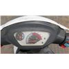 Image 12 : Metro White/Black Moped Scooter, 4433 Miles