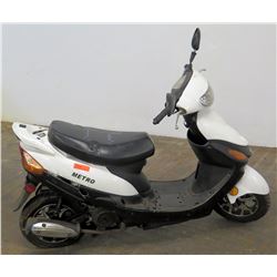 Metro White/Black Moped Scooter, 4433 Miles