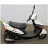 Image 1 : Metro White/Black Moped Scooter, 4433 Miles