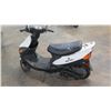 Image 2 : Metro White/Black Moped Scooter, 4433 Miles