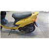 Image 3 : 2014 Sun 50 Yellow Moped, Taizhou Zhongneng Motorcycle Co., 2707 Miles