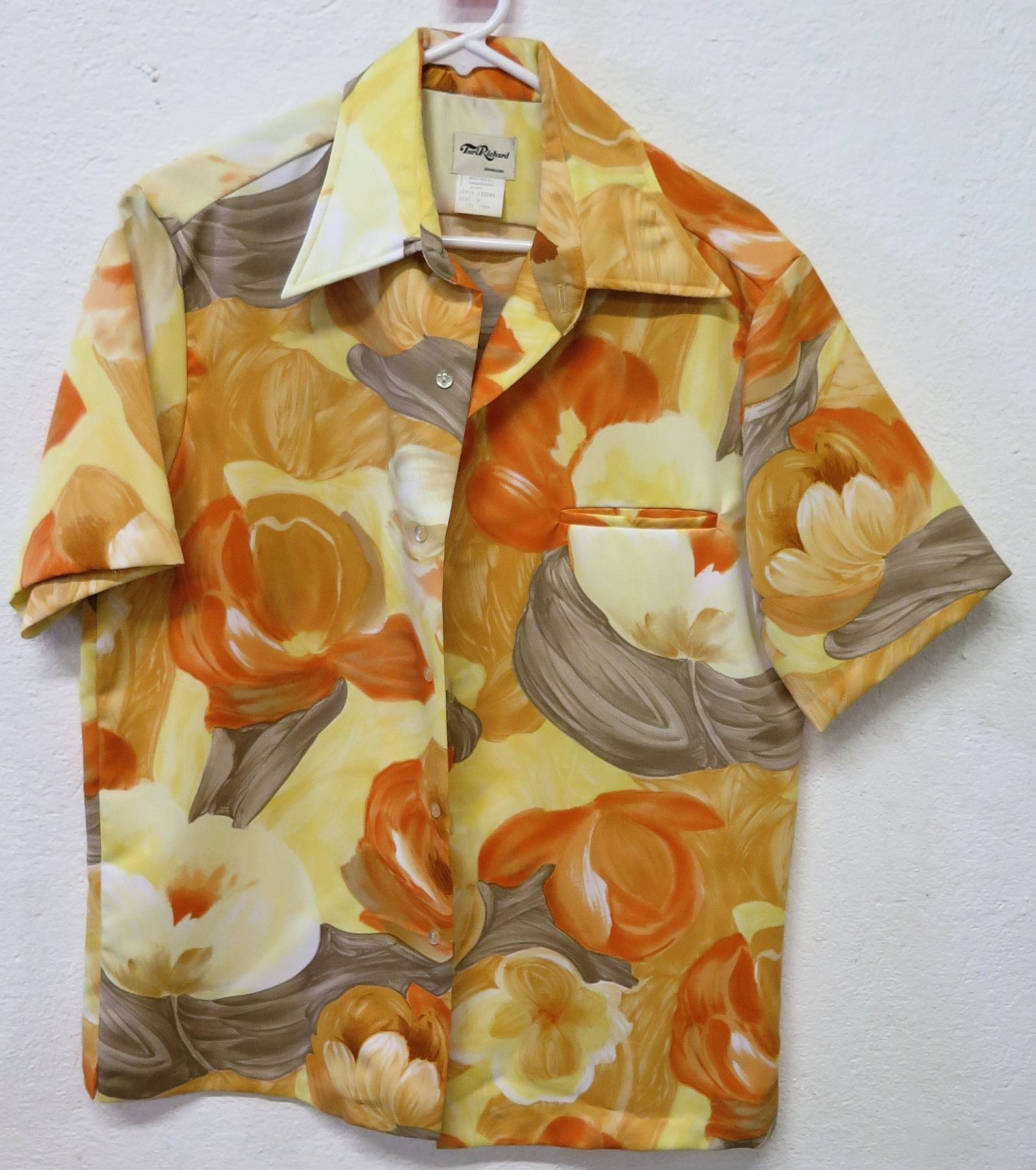 Vintage Aloha Shirt - Tori Richard Honolulu, Tan/Red Floral, Sz M