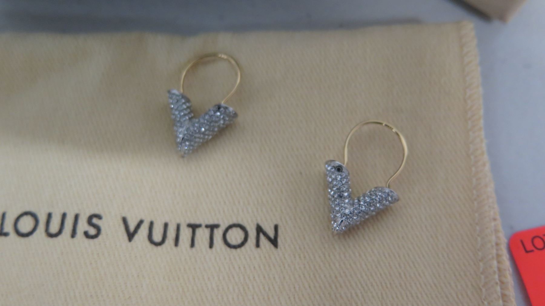 Louis vuitton v hoops Clearance