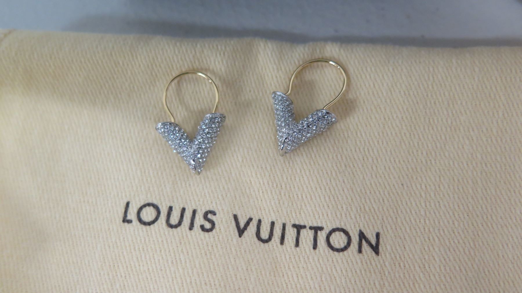 louis vuitton nike earrings