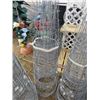 Image 1 : LARGE QTY OF TOMATO CAGES 16" DIAM