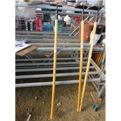 2 CORONAGARDEN HOES, LIGHT DUTY, BLACK 48" (2 TIMES BID PRICE)