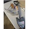 Image 1 : 3 STAINLESS STEEL HOE/CULTIVATOR, 1 MINI ROUND POINT SHOVEL