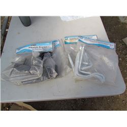 5 PKGS ADJUSTABLE PLANTER BASKET BRACKETS FOR BALCONIES, 3 BLACK, 2 WHITE