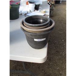 LOT OF 5 MISC PLASTIC POTS