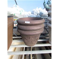 3 ROUND PLASTIC POTS 14" (3 TIMES BID PRICE)