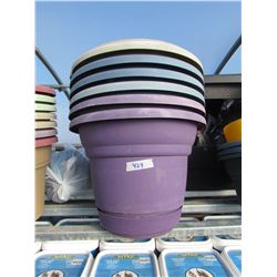 7 ROUND PLASTIC POTS 6- 14", 1- 12" (7 TIMES BID PRICE)