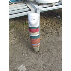 4 ROUND PLASTIC POTS 6" (4 TIMES BID PRICE)