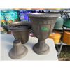 Image 1 : 3 PLANTER URNS W 2 BASES 15"