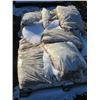 Image 1 : 12 BAGS WHITE STONE 18KG (12 TIMES BID PRICE)