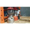 Image 4 : 3 COLEMAN LANTERNS