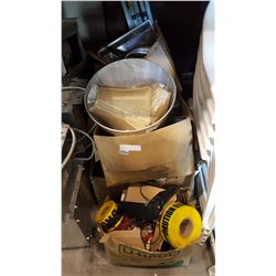 LARGE LOT OF KITCHEN ITEMS