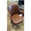 Image 2 : FOLDING CHAIR ROLLING CHAIR AND CLOSET STORAGE
